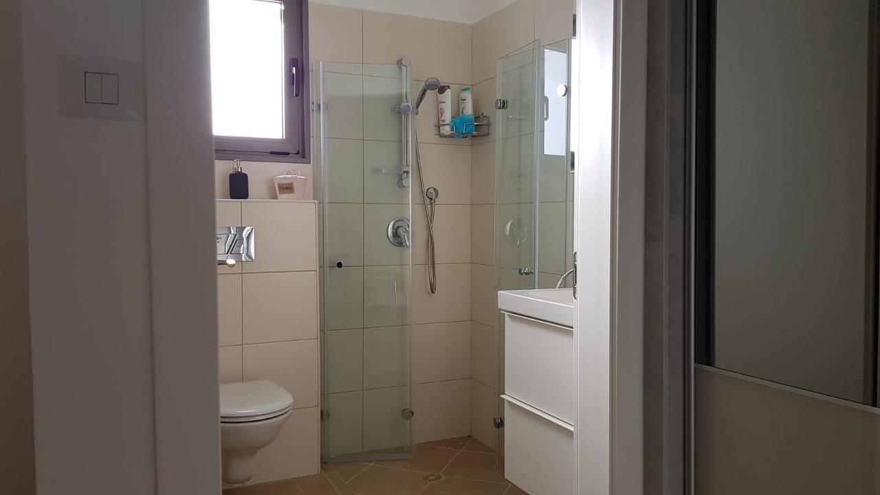 The Shining Star -A Beautiful 3 Bedroom Apartment Беэр-Шева Экстерьер фото